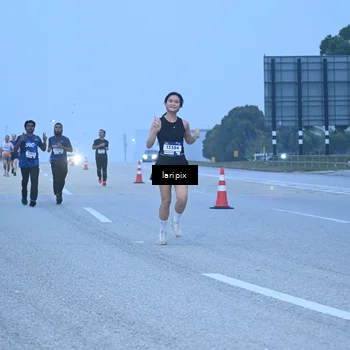 Runner Photo 7586809
