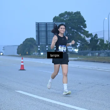 Runner Photo 7586811