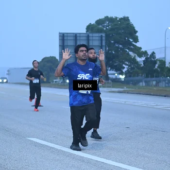 Runner Photo 7586831