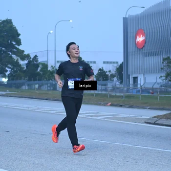 Runner Photo 7586839