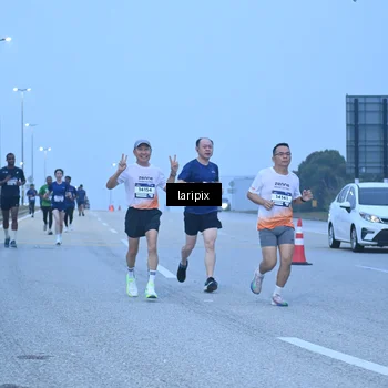 Runner Photo 7586843