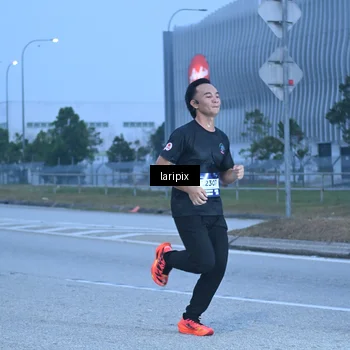 Runner Photo 7586844