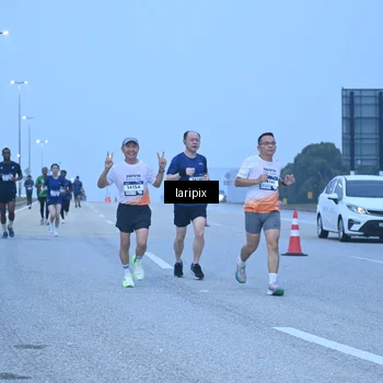 Runner Photo 7586846