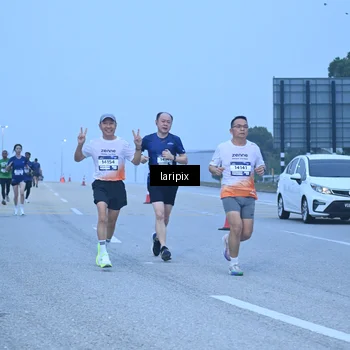Runner Photo 7586850