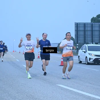 Runner Photo 7586851