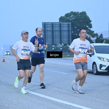 Runner Photo 7586852