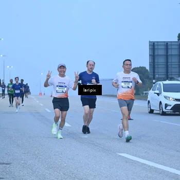 Runner Photo 7586857