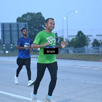 Runner Photo 7586869