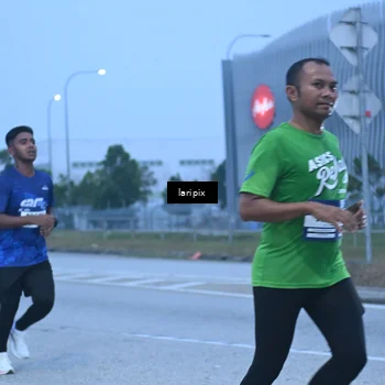 Runner Photo 7586872