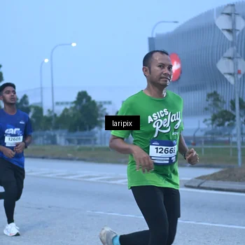 Runner Photo 7586874