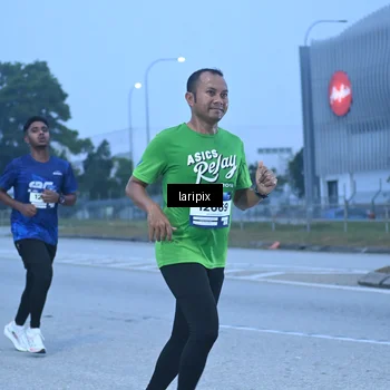 Runner Photo 7586876