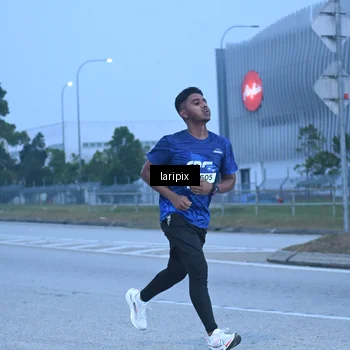 Runner Photo 7586878