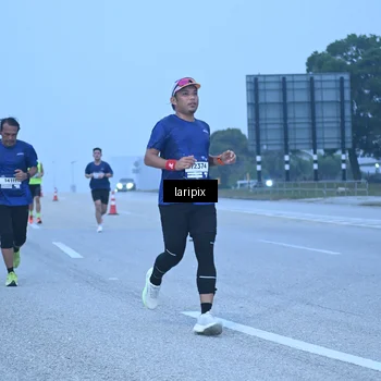 Runner Photo 7586900