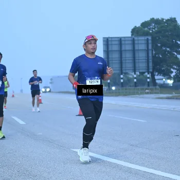Runner Photo 7586902