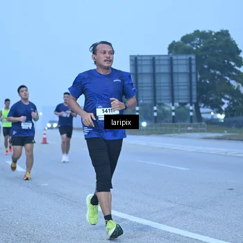 Runner Photo 7586911