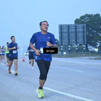Runner Photo 7586912