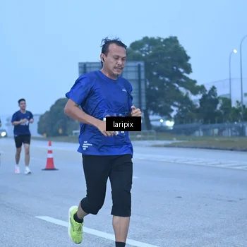 Runner Photo 7586914