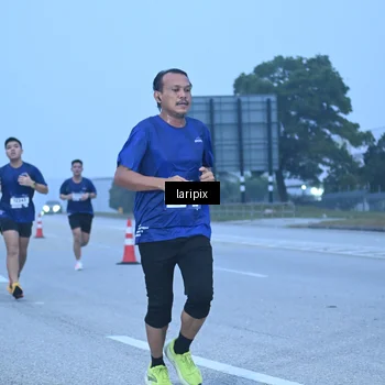 Runner Photo 7586915