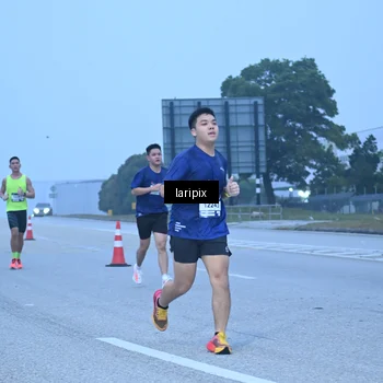 Runner Photo 7586917