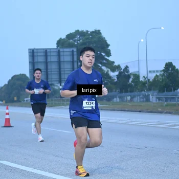 Runner Photo 7586922