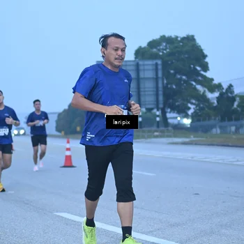Runner Photo 7586926