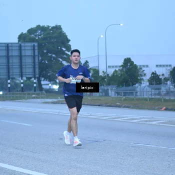 Runner Photo 7586928