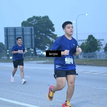 Runner Photo 7586929