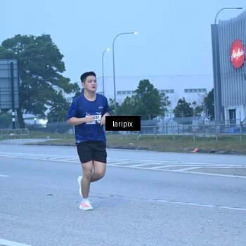 Runner Photo 7586938