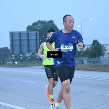 Runner Photo 7586942