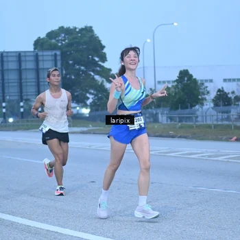 Runner Photo 7586948