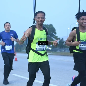 Runner Photo 7586972