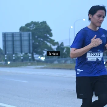 Runner Photo 7586990