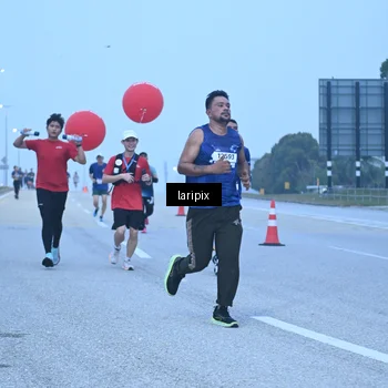 Runner Photo 7587008