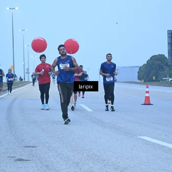 Runner Photo 7587012
