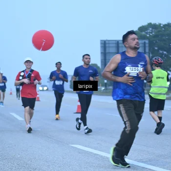 Runner Photo 7587014