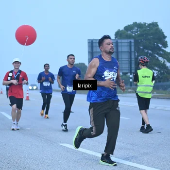 Runner Photo 7587015