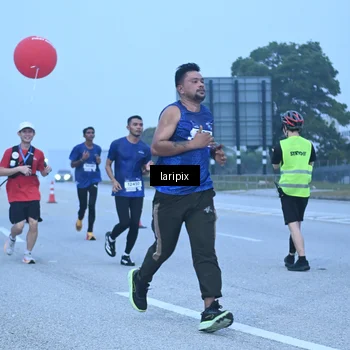 Runner Photo 7587016