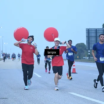 Runner Photo 7587017