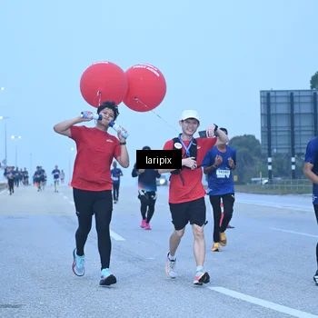 Runner Photo 7587018