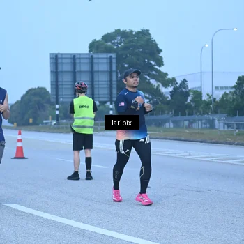 Runner Photo 7587030
