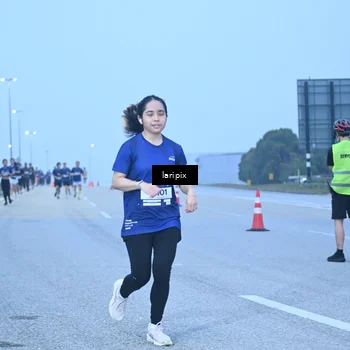 Runner Photo 7587040