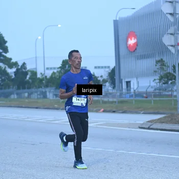 Runner Photo 7587059