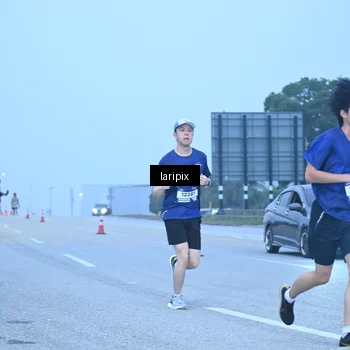 Runner Photo 7587083