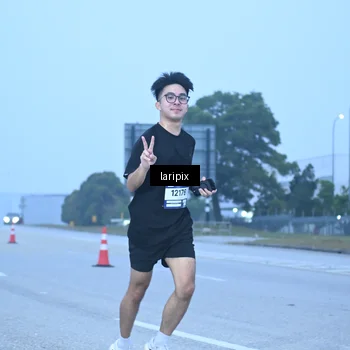 Runner Photo 7587091