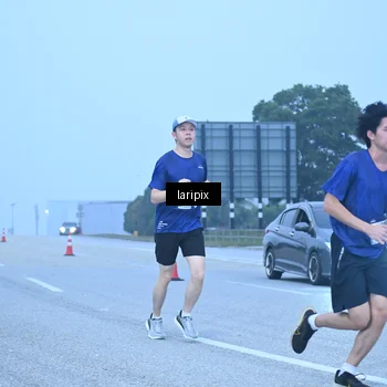 Runner Photo 7587092