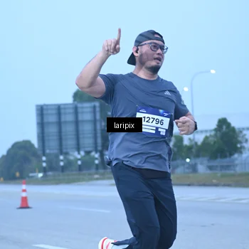 Runner Photo 7587102