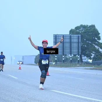 Runner Photo 7587111