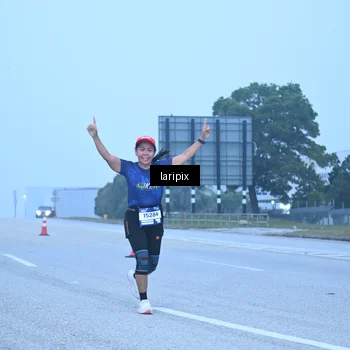 Runner Photo 7587112