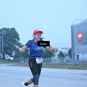 Runner Photo 7587113