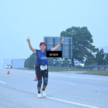 Runner Photo 7587114